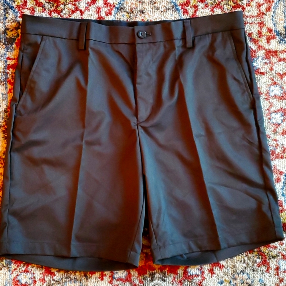 NEW Black Amazon Essentials slim flat front shorts